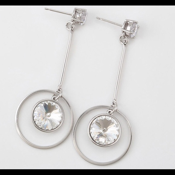 Jewelry - ‼️CLEARANCE‼️Pretty Swarovski Drop Hoop Earrings